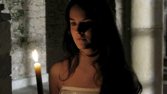 Photo 10 du film : L'Orpheline avec en plus un bras en moins