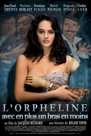 Photo 13 du film : L'Orpheline avec en plus un bras en moins