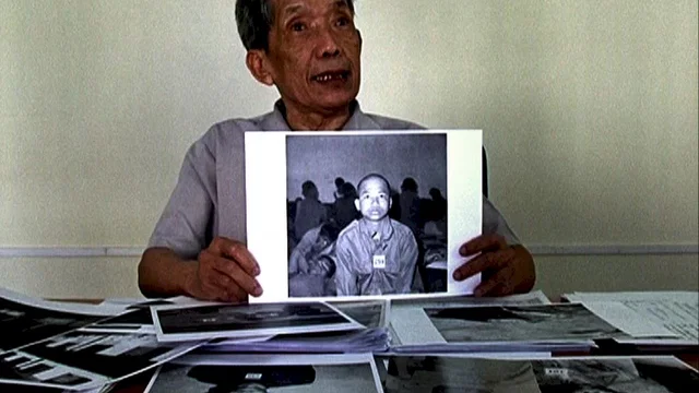 Photo 6 du film : Duch, le maître des forges de l'enfer
