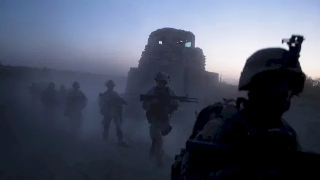 Photo 4 du film : Hell and back again