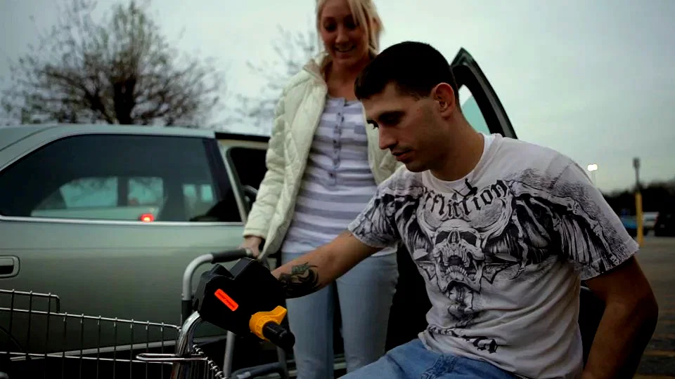 Photo 15 du film : Hell and back again