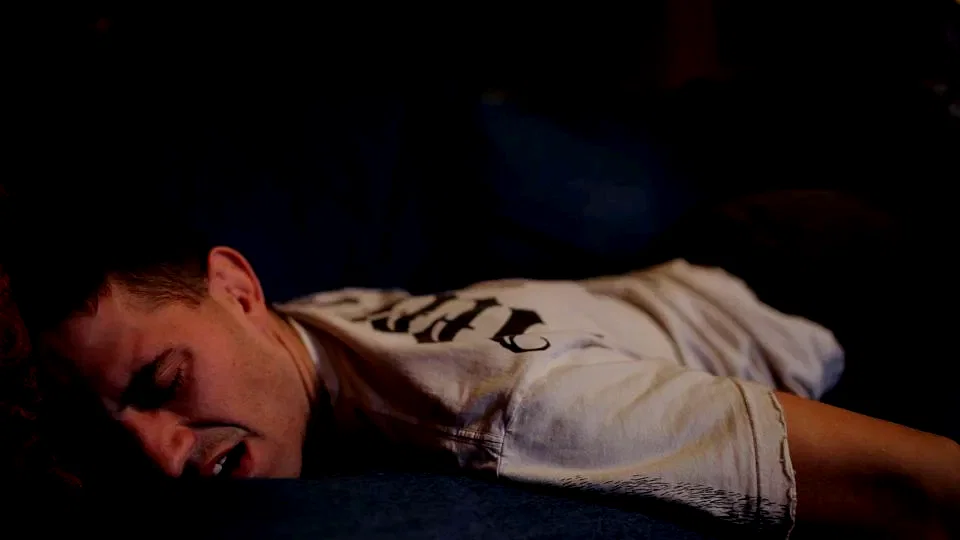 Photo 16 du film : Hell and back again