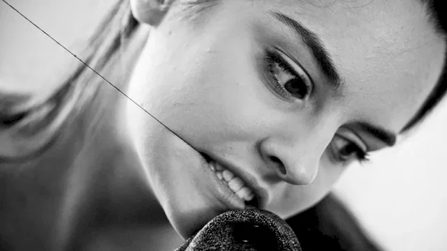 Photo 21 du film : L'Orpheline avec en plus un bras en moins