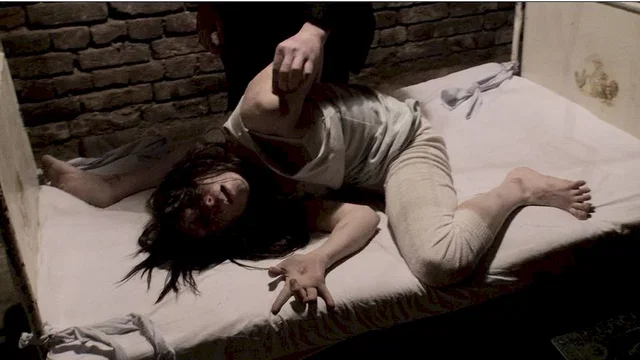 Photo 3 du film : Devil inside 