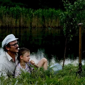 Photo du film : La Terre outragée
