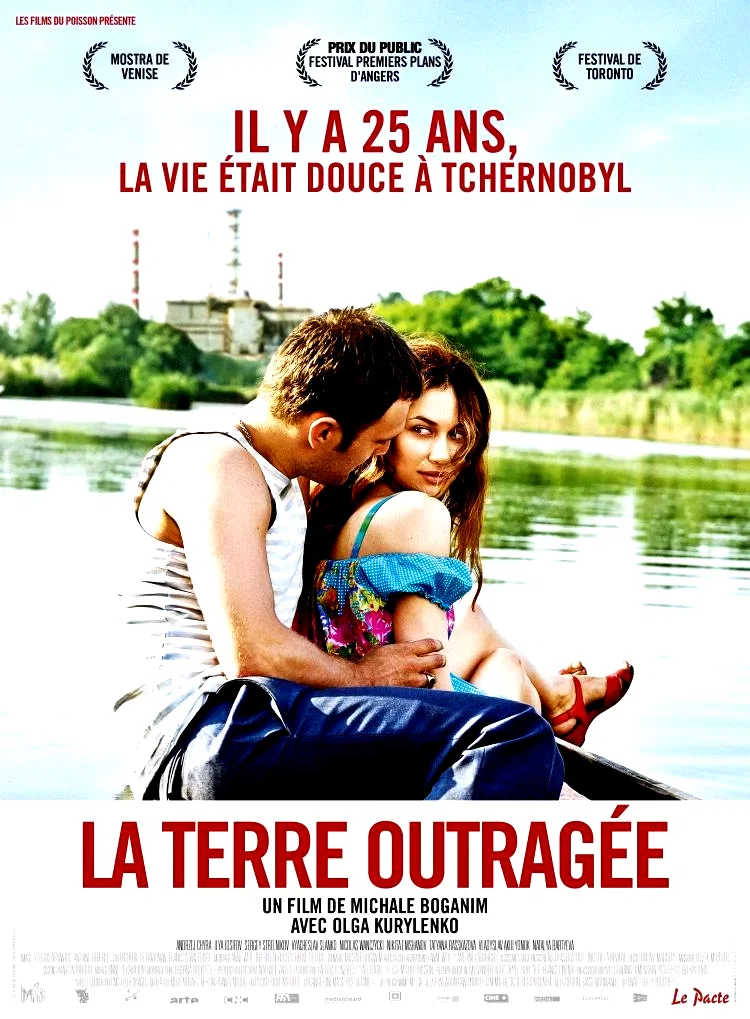 Affiche du film : La Terre outragée