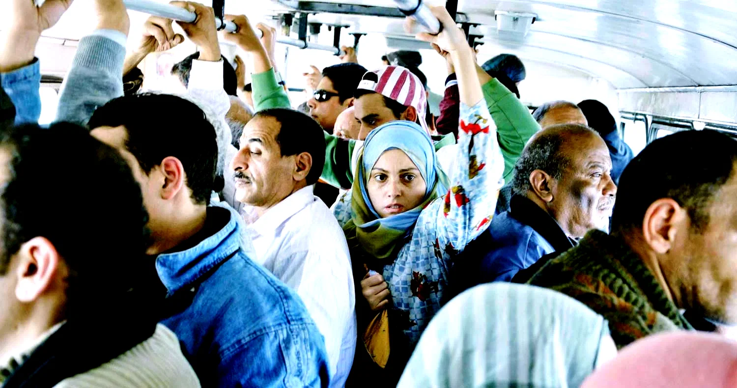 Photo 6 du film : Les femmes du bus 678