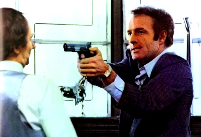 Photo 6 du film : Le solitaire