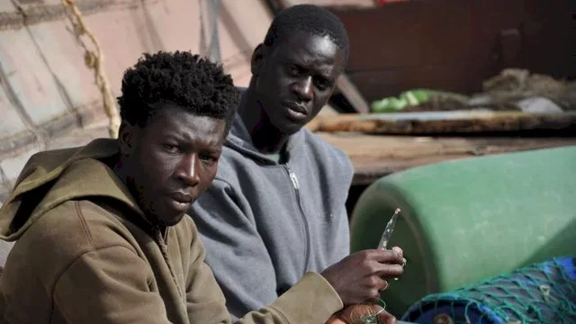 Photo 5 du film : La pirogue 