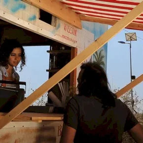 Photo du film : Derrière moi les oliviers 