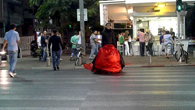 Photo 4 du film : Would you have sex with an arab ? 