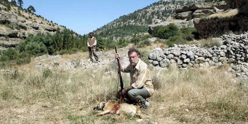 Photo du film : Derrière la Colline