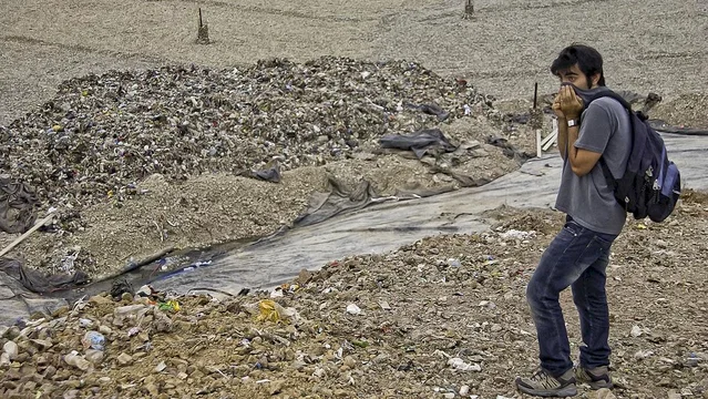 Photo 5 du film : Polluting Paradise