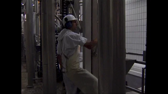 Photo 6 du film : Entrée du personnel