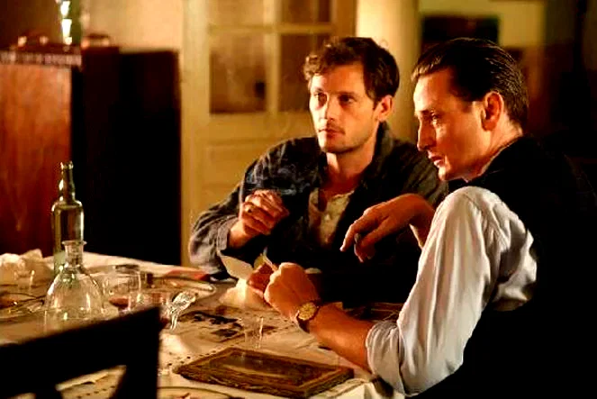 Photo 15 du film : Pour une femme