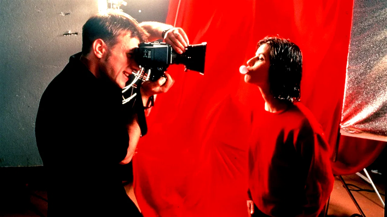 Photo 2 du film : Trois couleurs : rouge