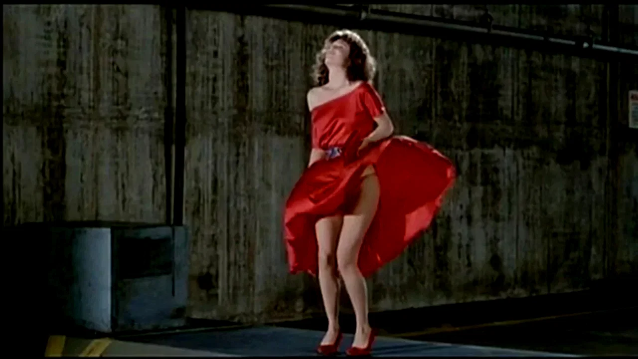 Photo 3 du film : La fille en rouge