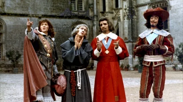 Photo 2 du film : A nous quatre cardinal