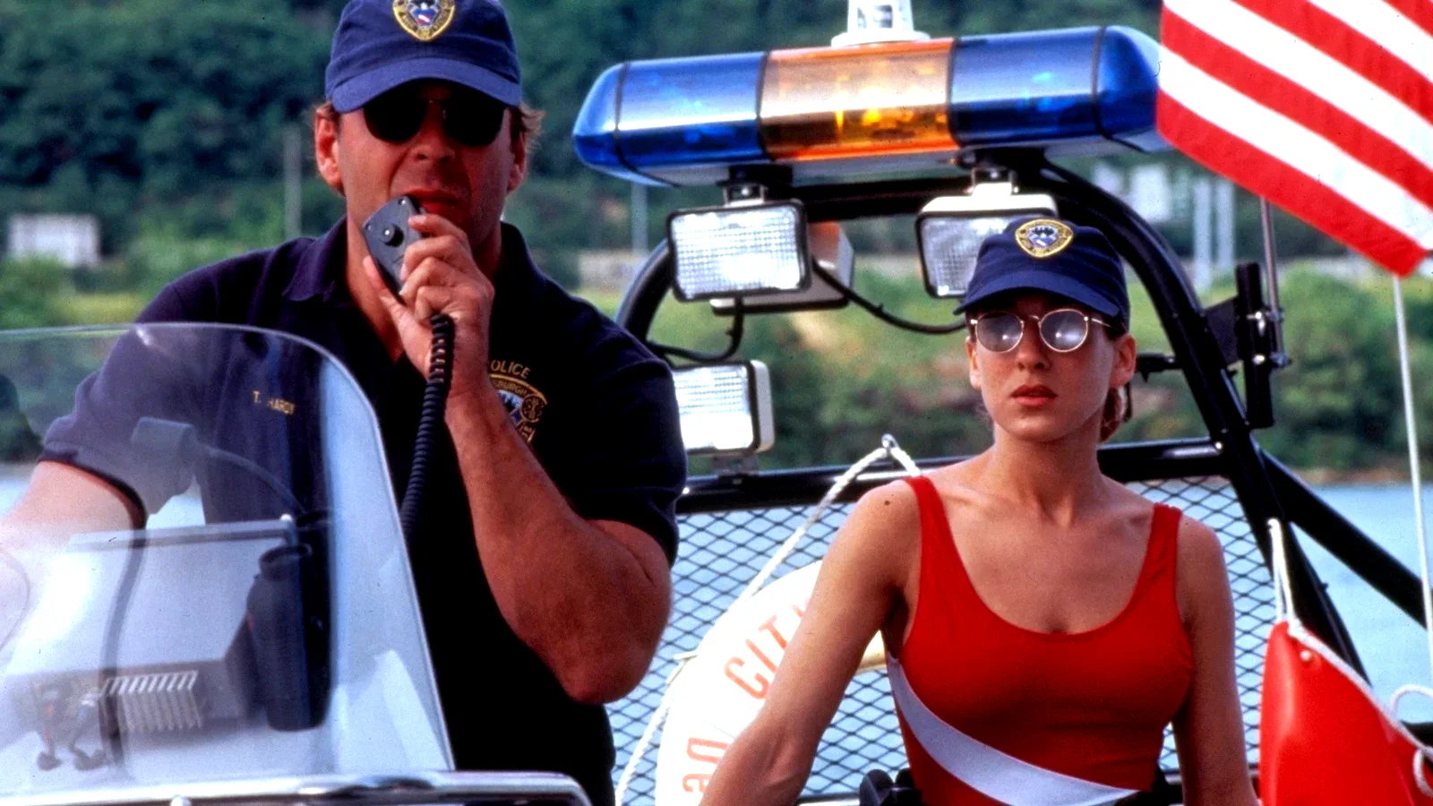 Photo 2 du film : Piege en eaux troubles