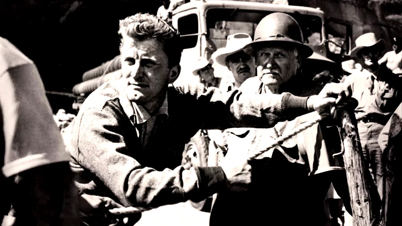 Photo 4 du film : Le gouffre aux chimeres