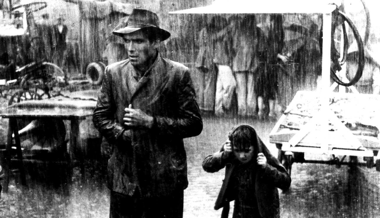 Photo 2 du film : Le voleur de bicyclette