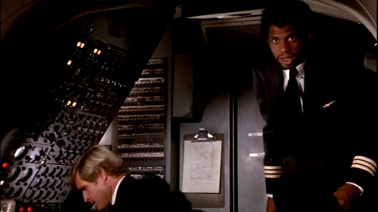 Photo 9 du film : Y a-t-il un pilote dans l'avion ?