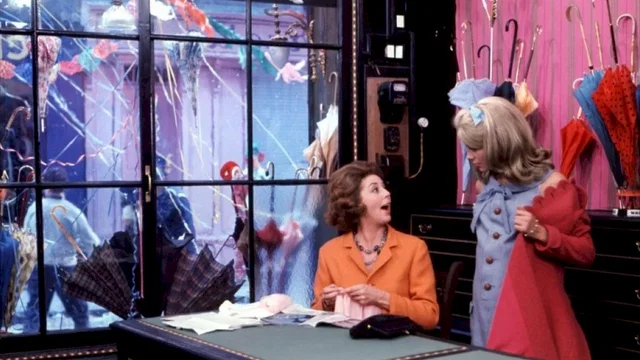 Photo 3 du film : Les parapluies de Cherbourg