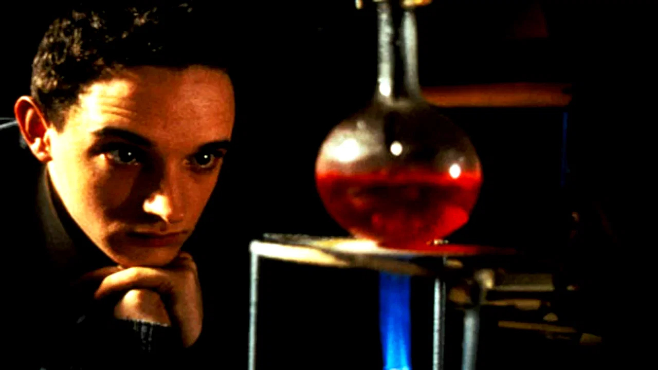 Photo 2 du film : Le manuel d'un jeune empoisonneur