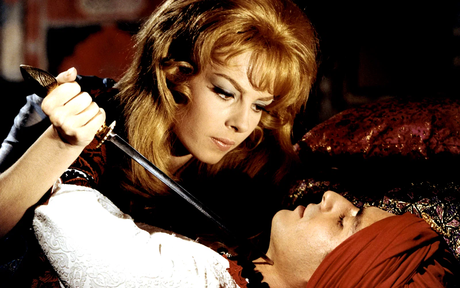 Photo 2 du film : Angelique et le roy