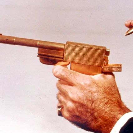 Miniature photo du film : L'homme au pistolet d'or