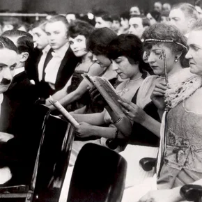 Photo du film : Charlot au music-hall