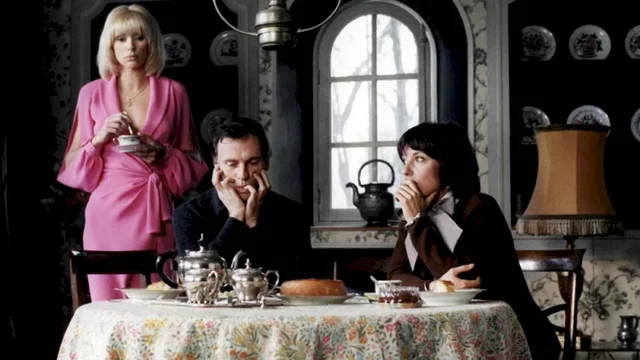 Photo 4 du film : L'ordinateur des pompes funèbres