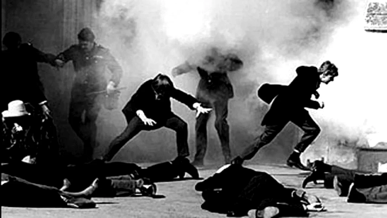 Photo du film : Le fond de l'air est rouge