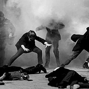 Photo du film : Le fond de l'air est rouge