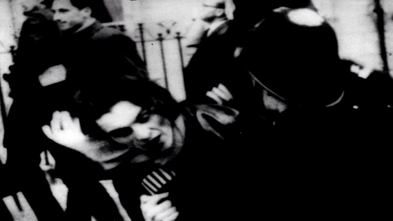 Photo du film : Le fond de l'air est rouge