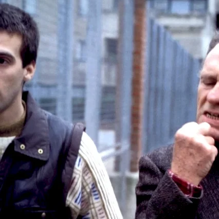 Miniature photo du film : Regarde les hommes tomber