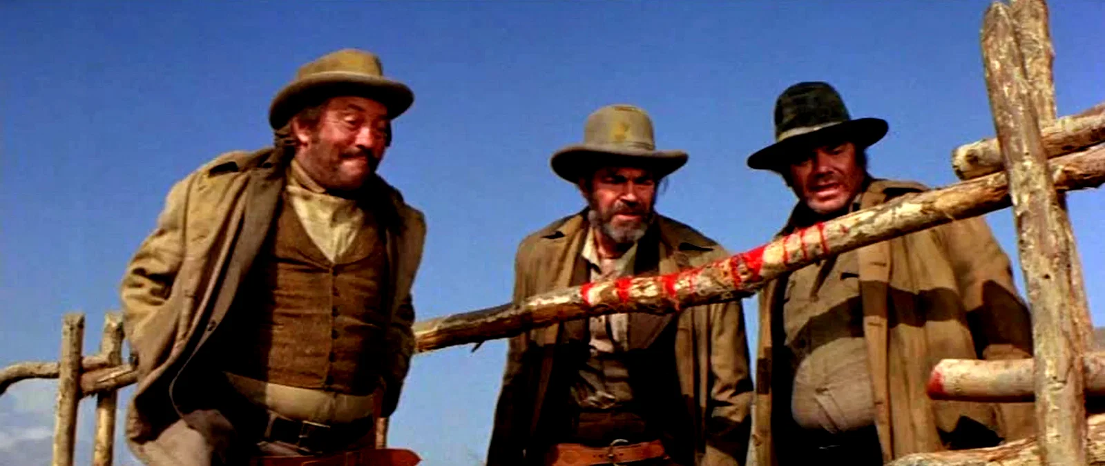 Photo 2 du film : Un colt pour trois salopards