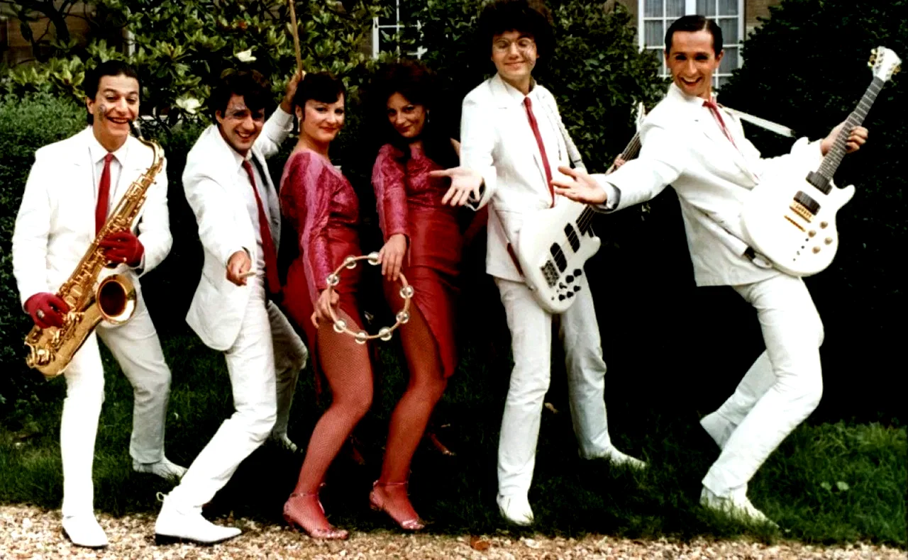 Photo 2 du film : Clara et les chics types