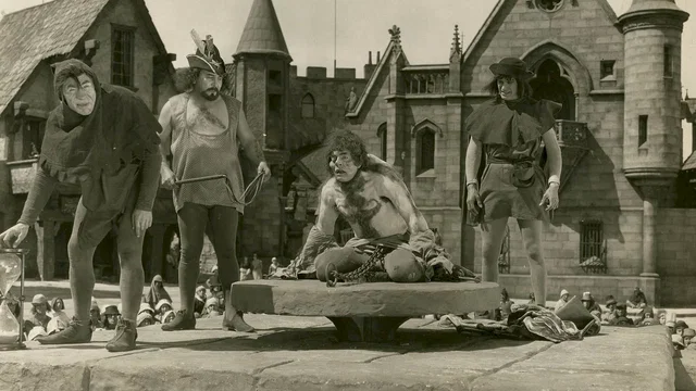Photo 4 du film : Notre-Dame de Paris
