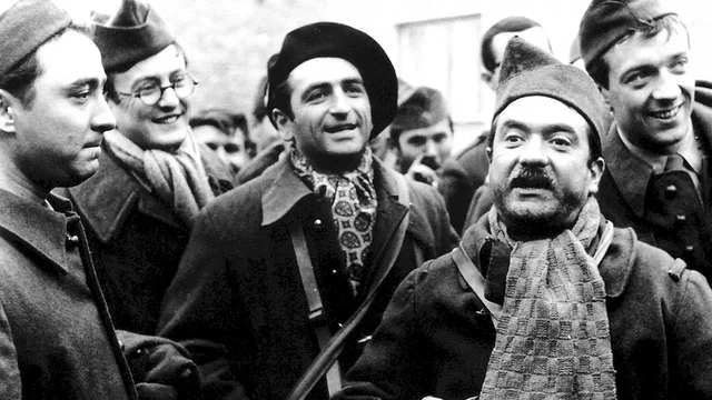 Photo 2 du film : Le caporal épinglé