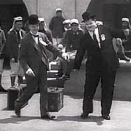 Miniature photo du film : Laurel et hardy conscrits