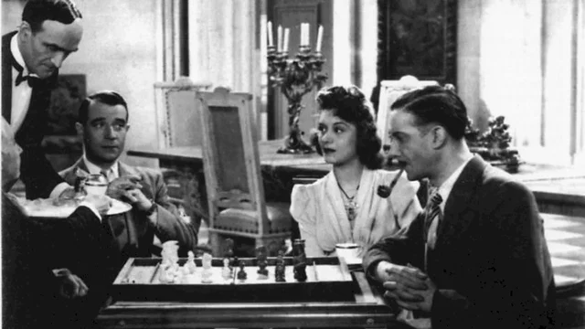 Photo 2 du film : Huit hommes dans un château
