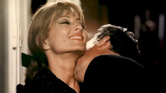 Photo 4 du film : La femme infidèle