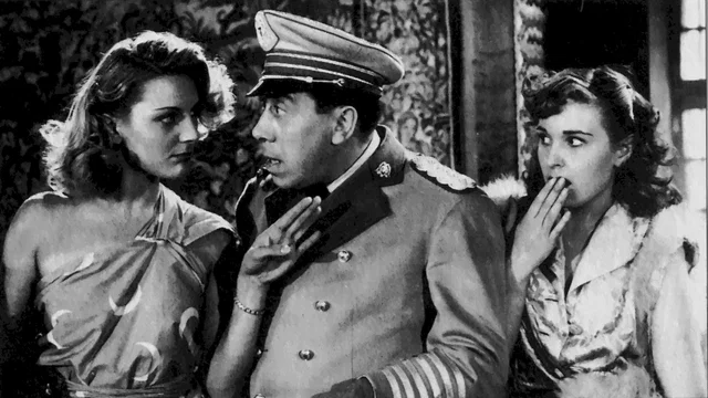 Photo 2 du film : Uniformes et grandes manoeuvres