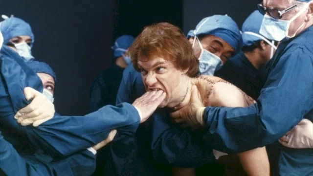 Photo 2 du film : Britannia hospital