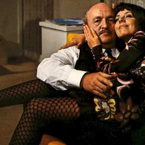 Photo du film : Elle boit pas, elle fume pas, elle drague pas, mais... elle cause