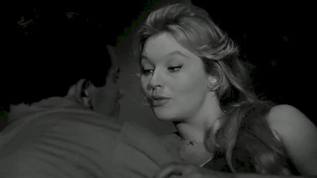 Photo 2 du film : La fille dans la vitrine