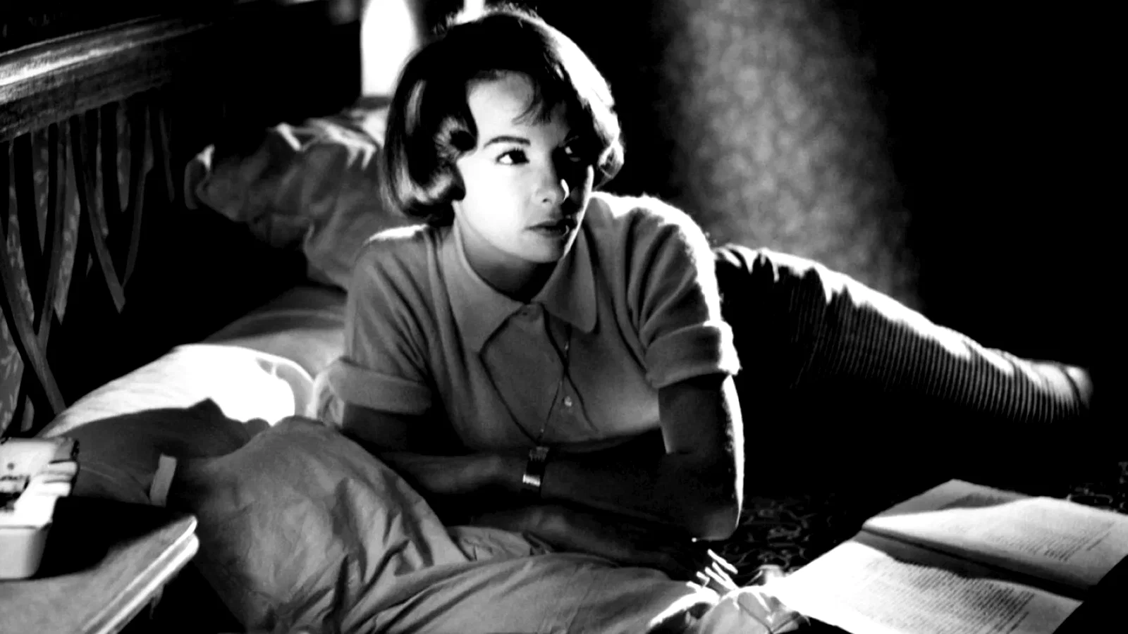 Photo 2 du film : La chatte sort ses griffes