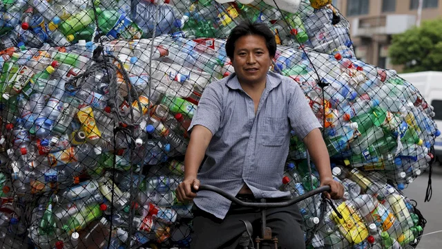 Photo 3 du film : Plastic Planet