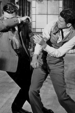 Affiche du film Duel dans la boue